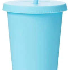 Mugg med lock och sugrör