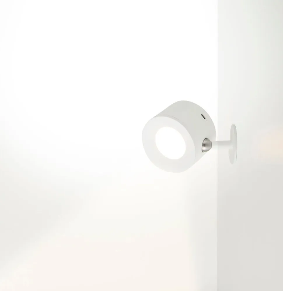 Uppladdningsbar vägglampa